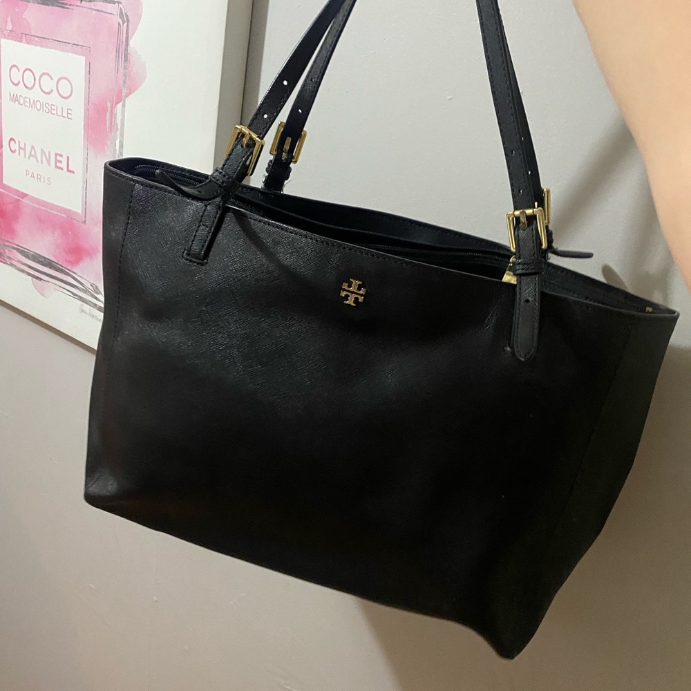 tory burch tote bag (used conditions)